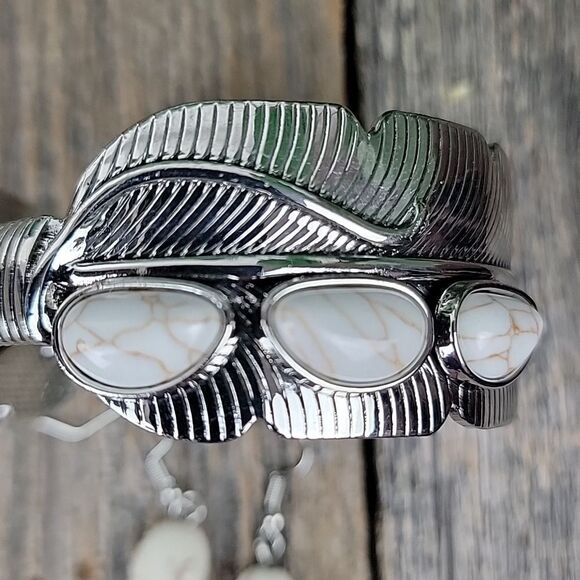 Southwestern style cuff bracelet with earrings Large 8" - Picture 2 of 5